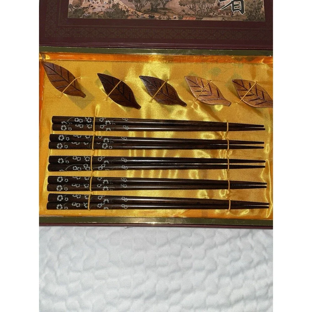 Zhengyuan Chinese 5-Pair Wood Chopsticks + Leaf Rests Gift Set Box
